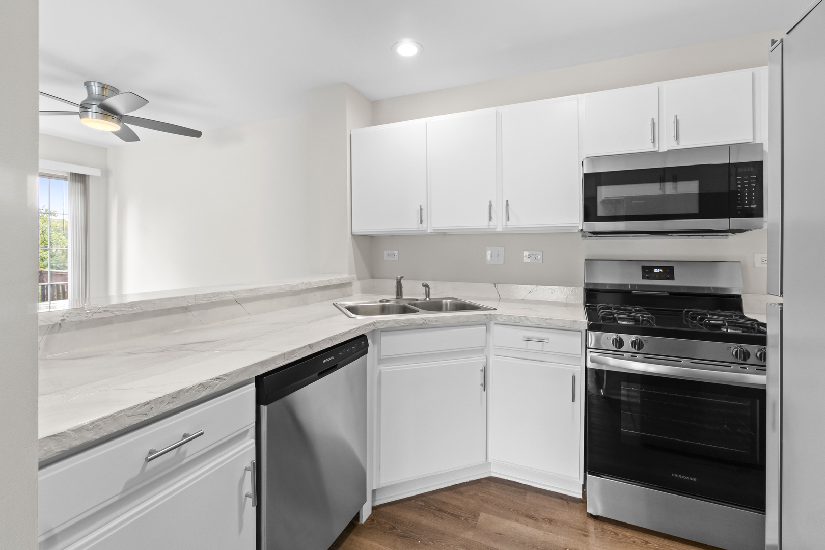 336 Windsor Court #D, South Elgin, IL 60177