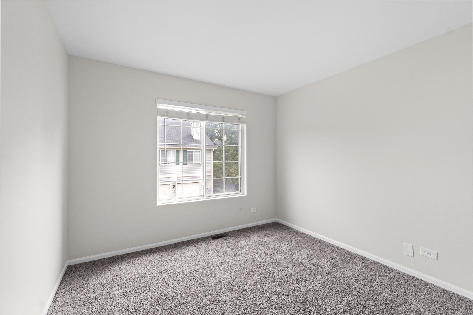 336 Windsor Court #D, South Elgin, IL 60177