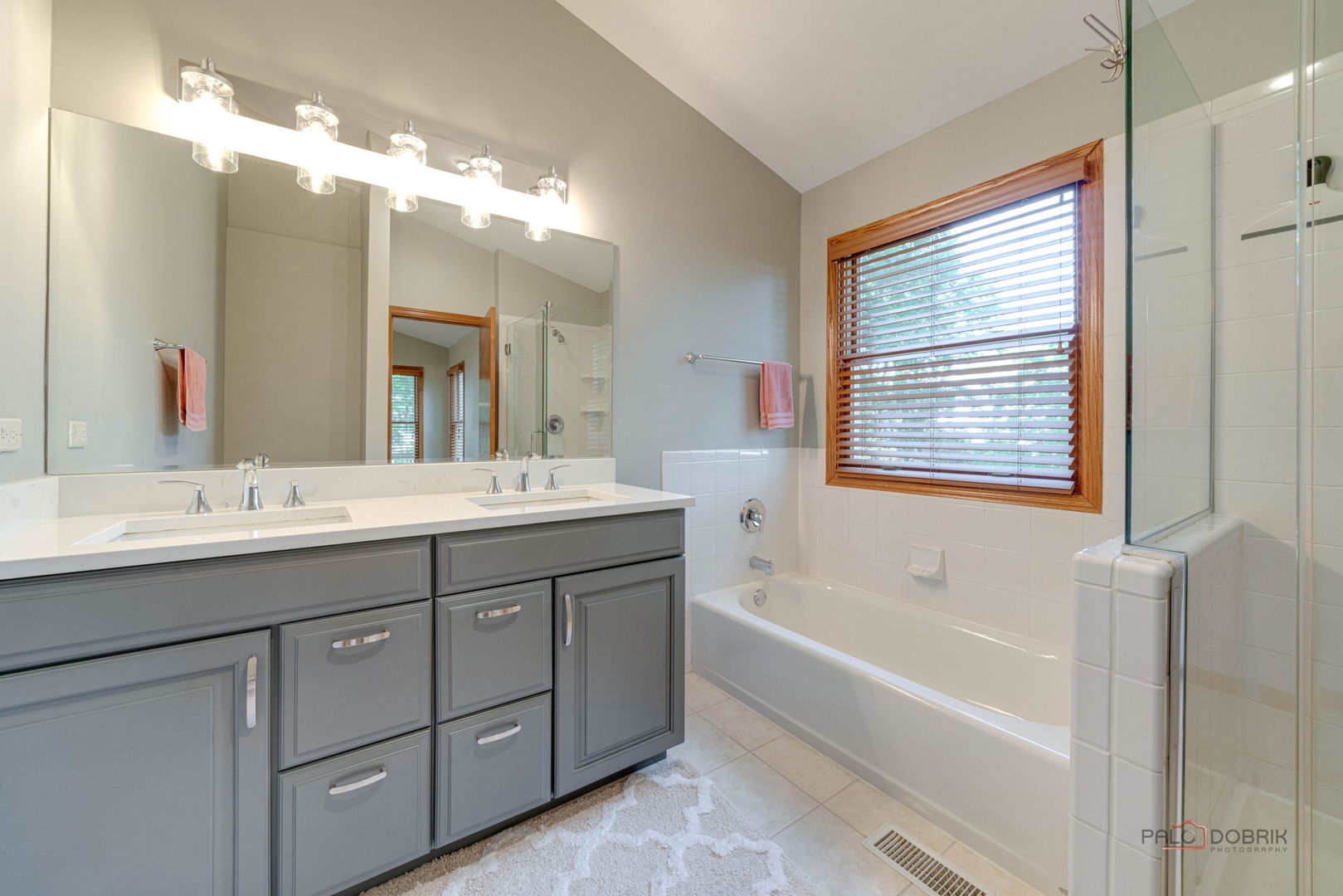 291 Hunter Court, Vernon Hills, IL 60061