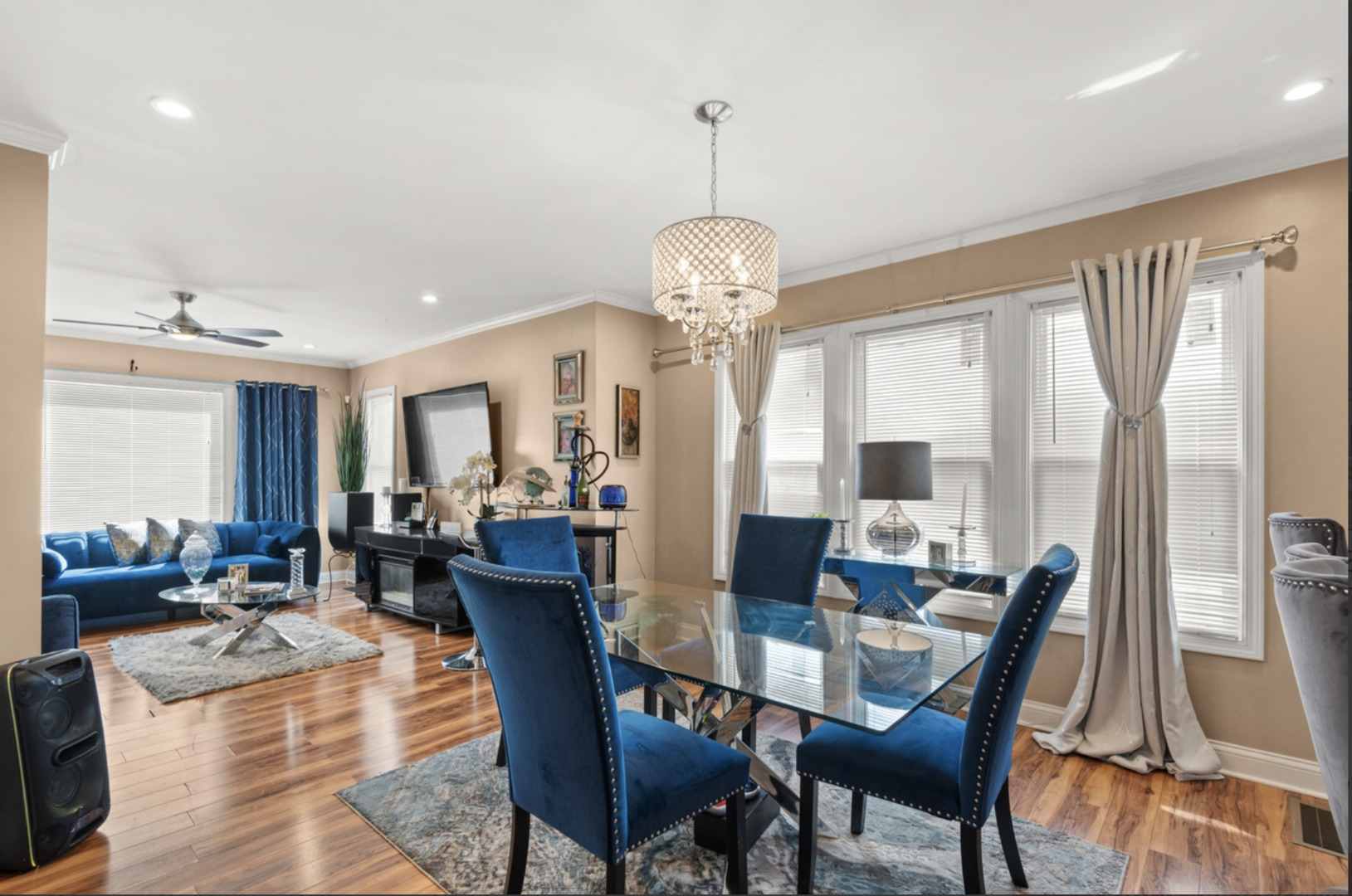 12056 S La Salle Street #1, Chicago, IL 60628