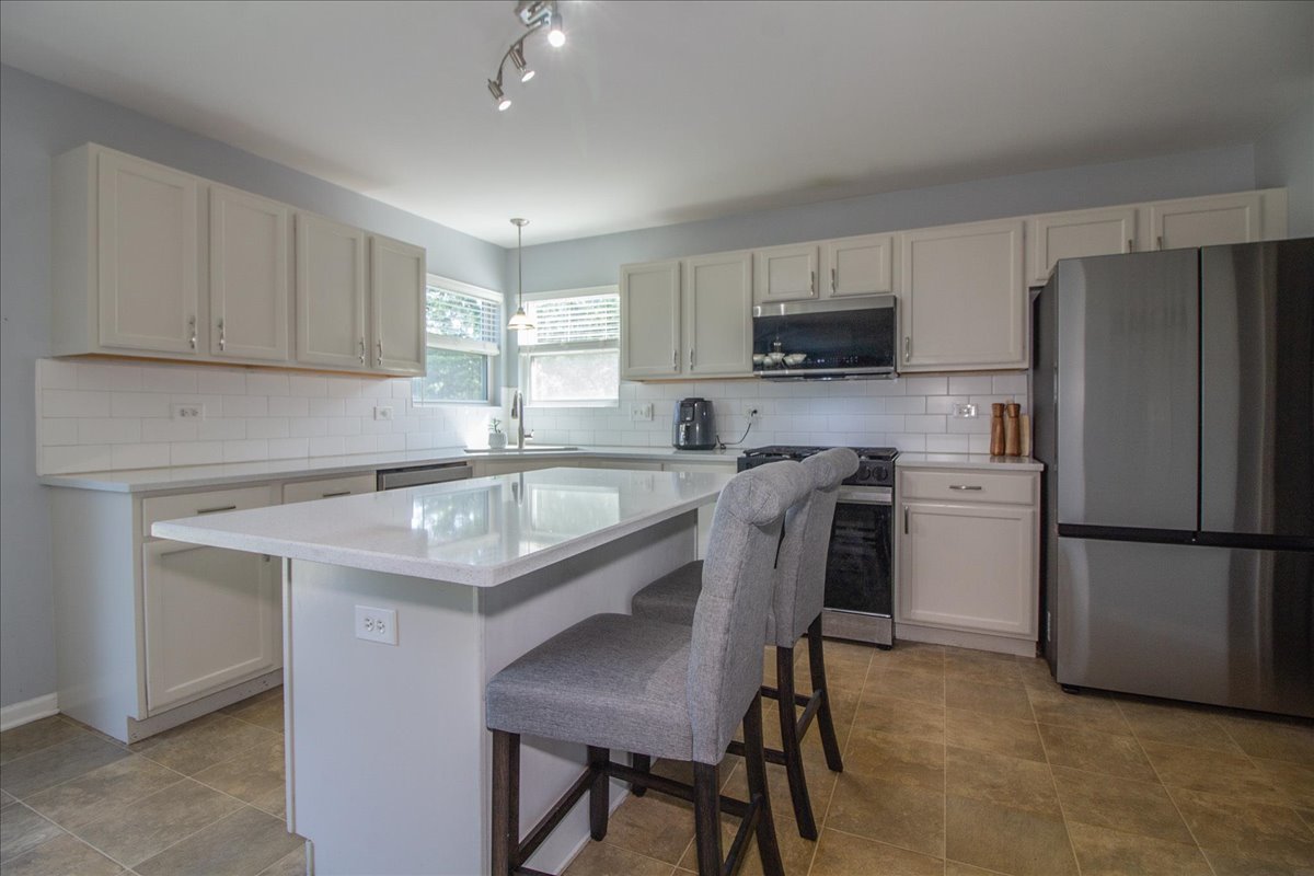 4558 Marquette Street, Yorkville, IL 60560