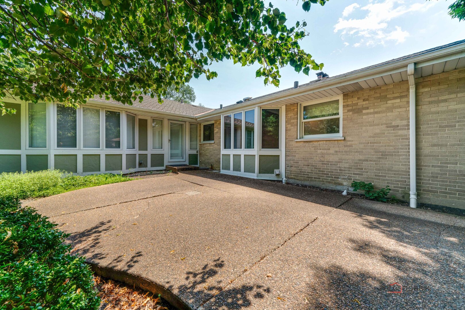 414 Hillcrest Drive, Prospect Heights, IL 60070