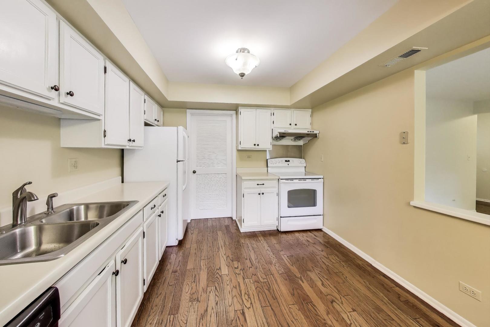 422 58th Place #7, Hinsdale, IL 60521