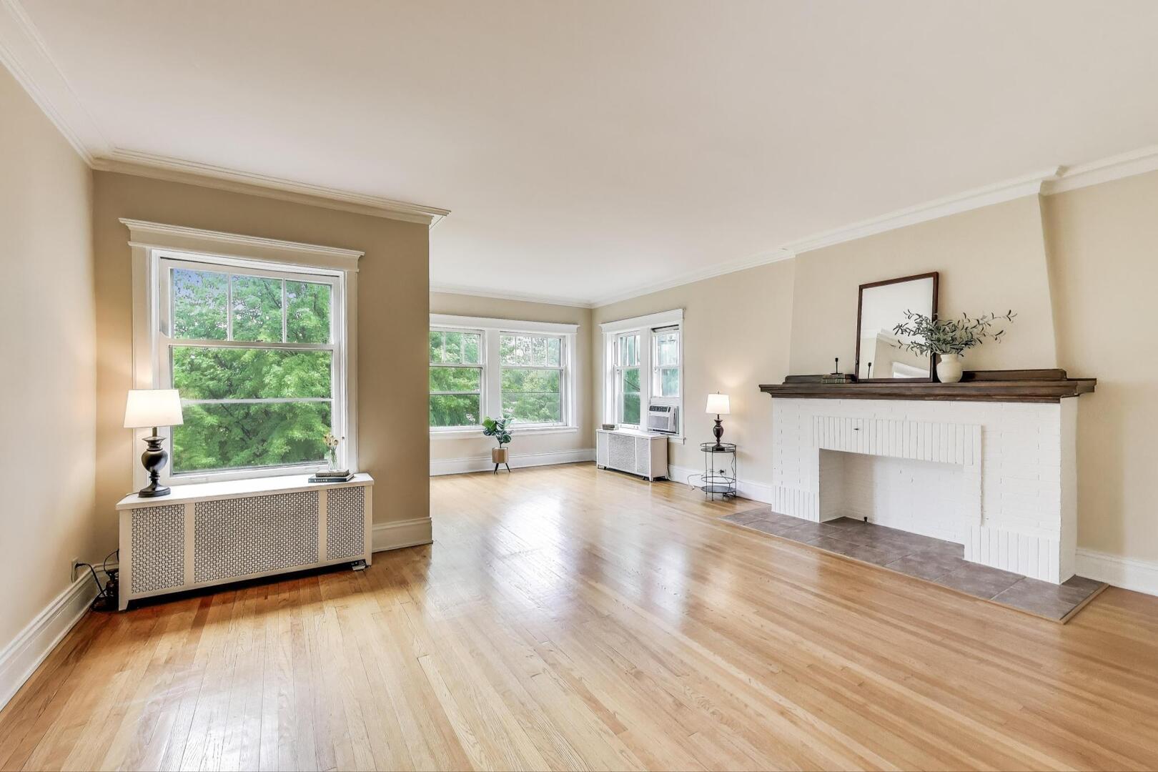 426 Washington Unit 3W Boulevard, Oak Park, IL 60302