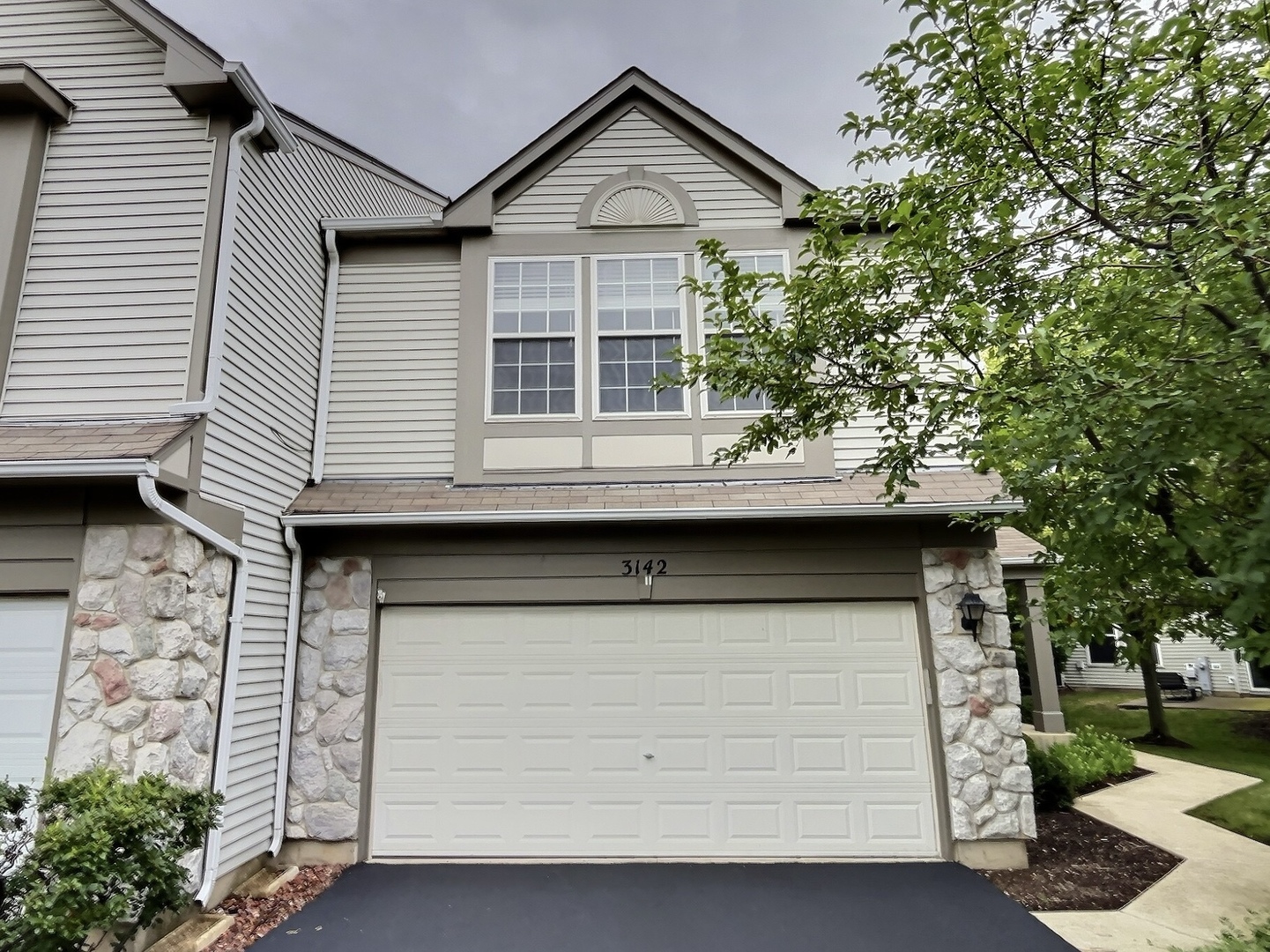3142 Bromley Lane, Aurora, IL 60502