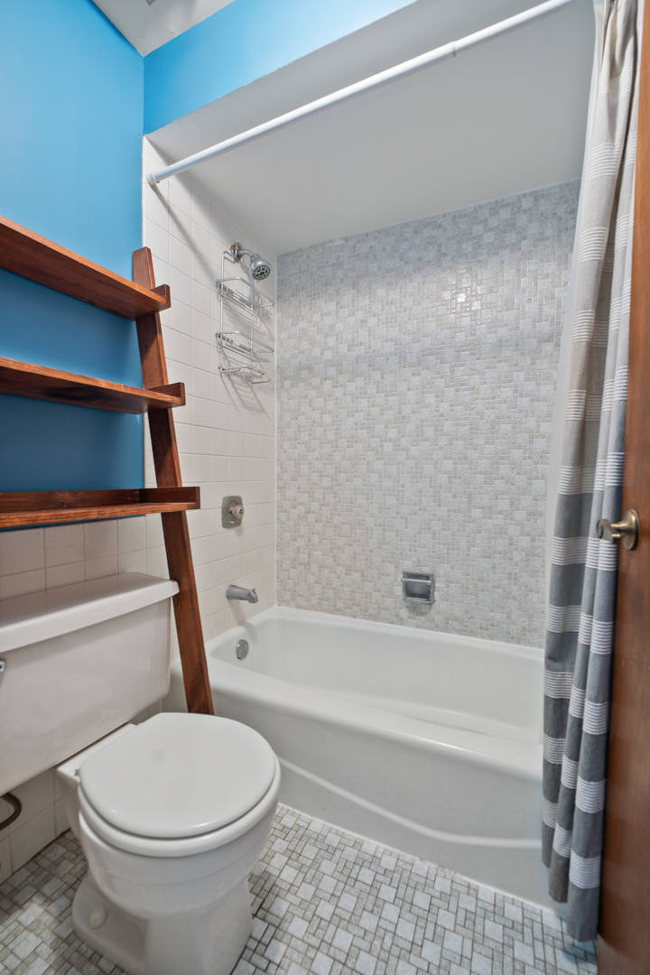 8511 W Catherine Avenue #287, Chicago, IL 60656