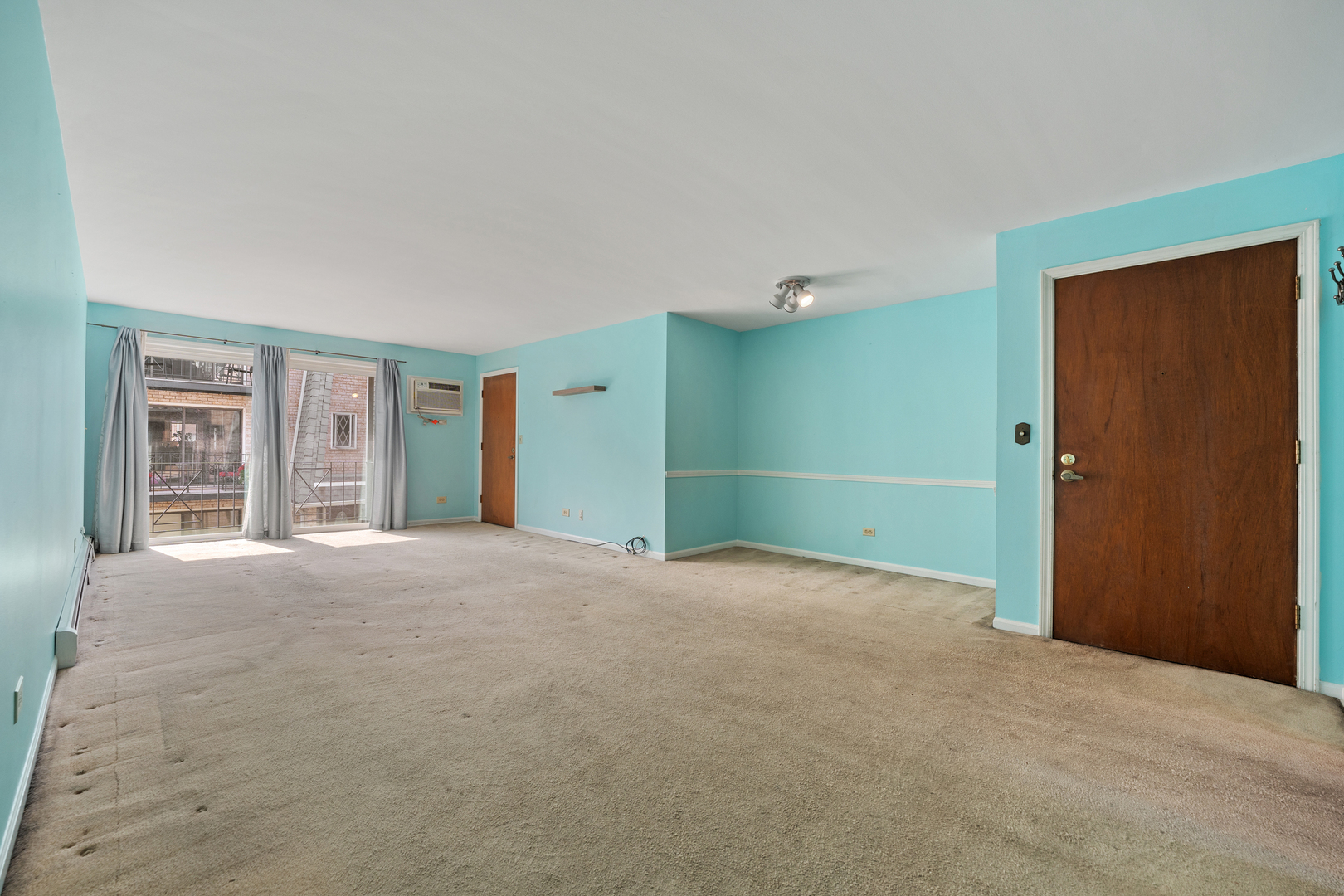 8511 W Catherine Avenue #287, Chicago, IL 60656