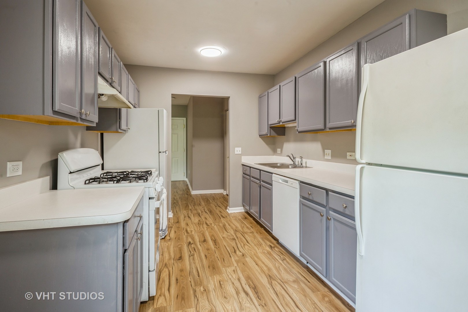 881 N Swift Road #106, Addison, IL 60101