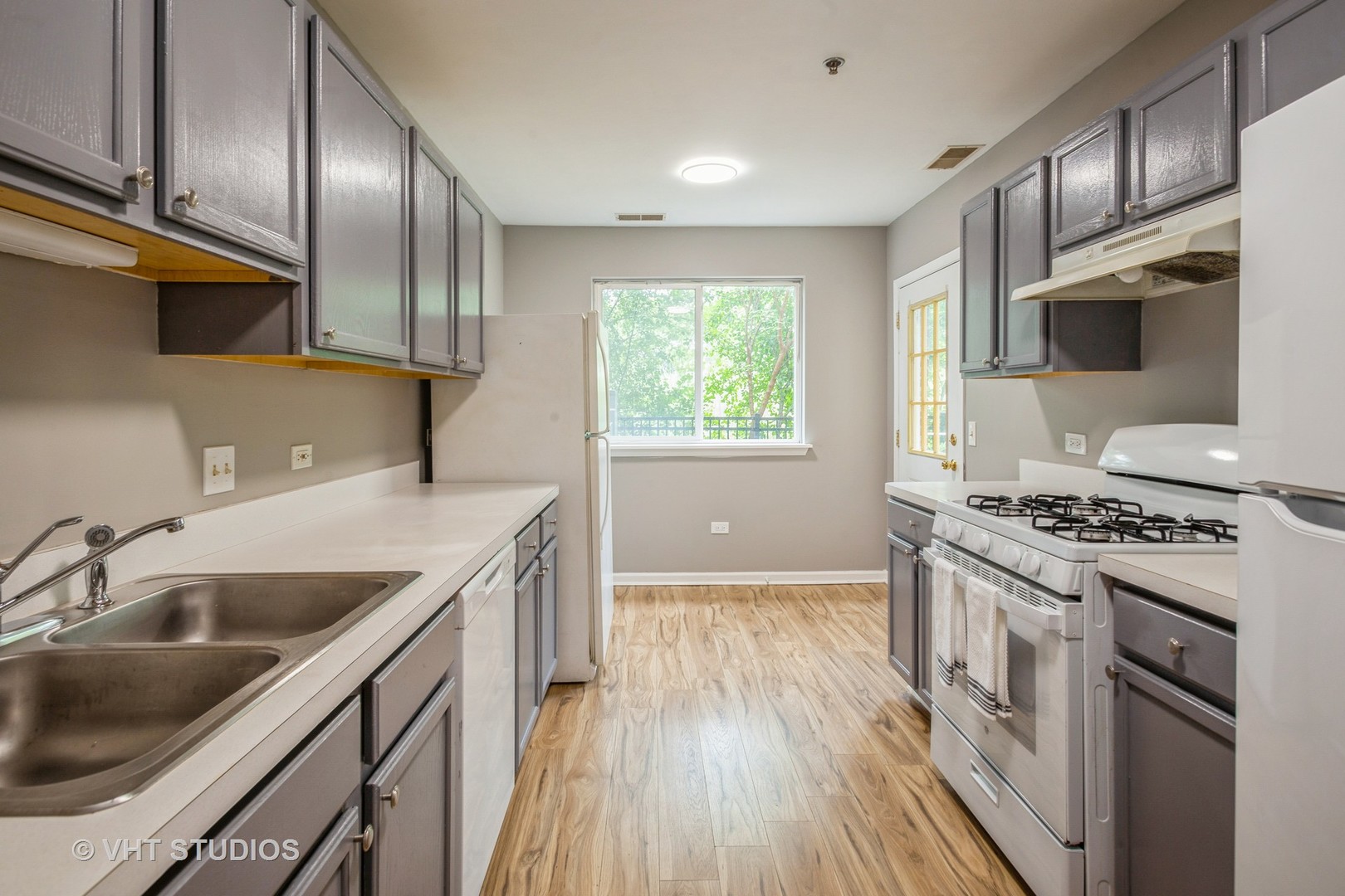 881 N Swift Road #106, Addison, IL 60101