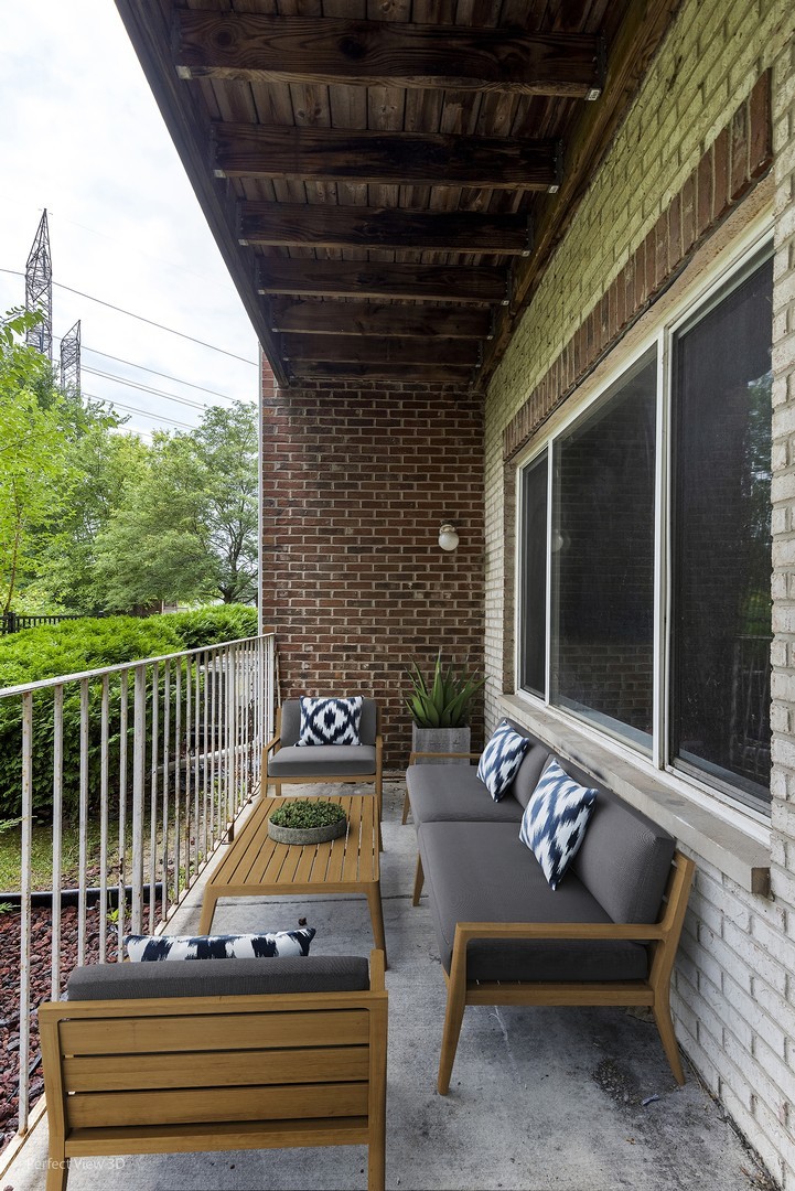881 N Swift Road #106, Addison, IL 60101