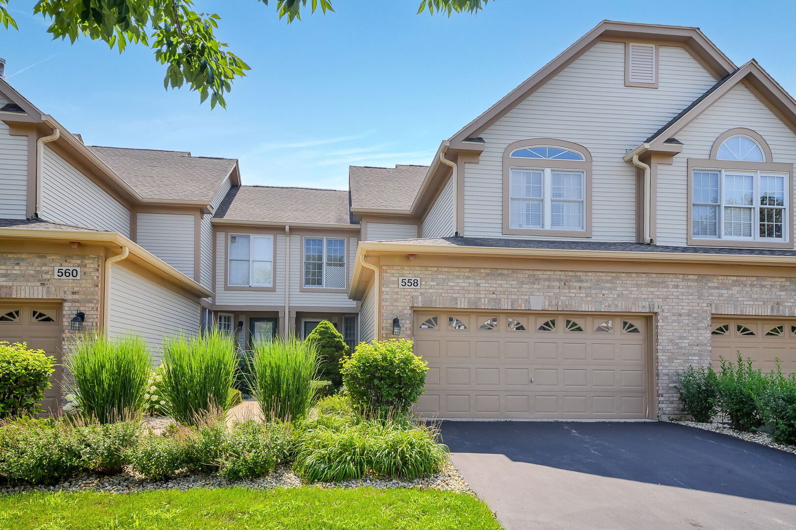 558 Harlowe Lane, Naperville, IL 60565