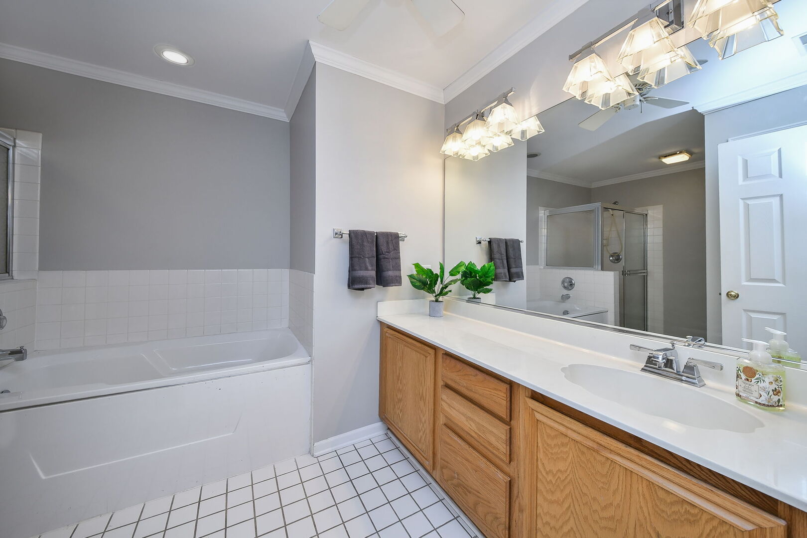 558 Harlowe Lane, Naperville, IL 60565