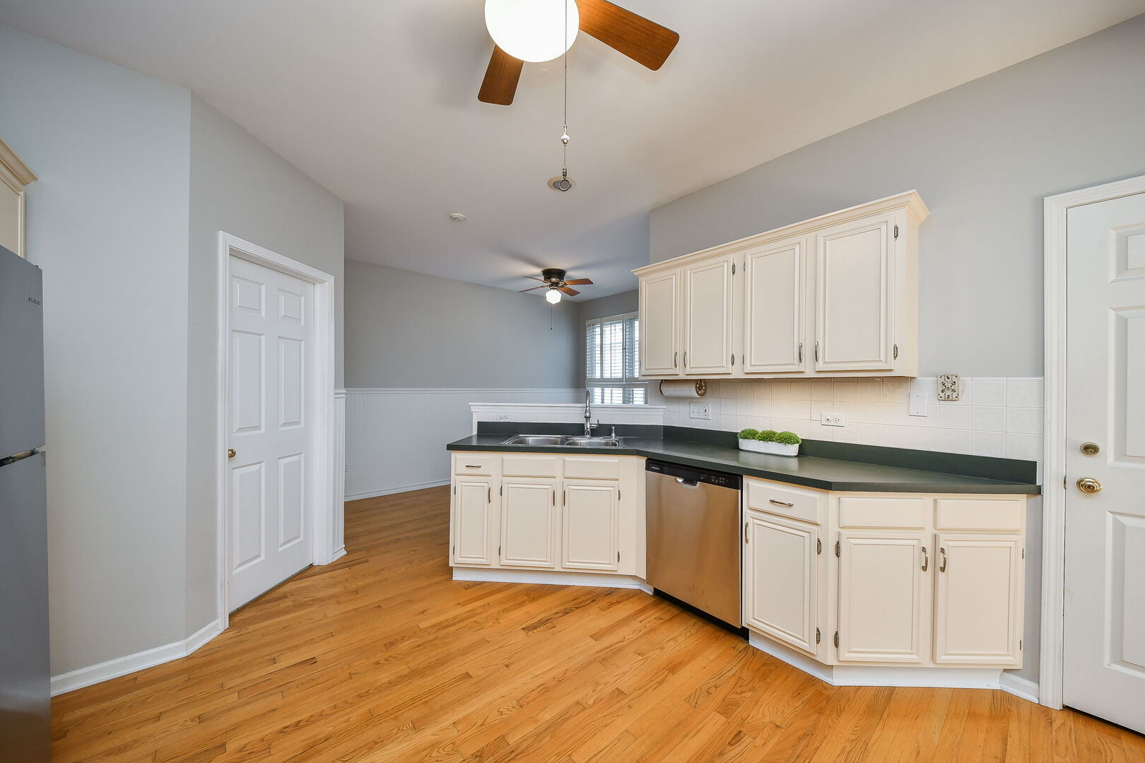 558 Harlowe Lane, Naperville, IL 60565