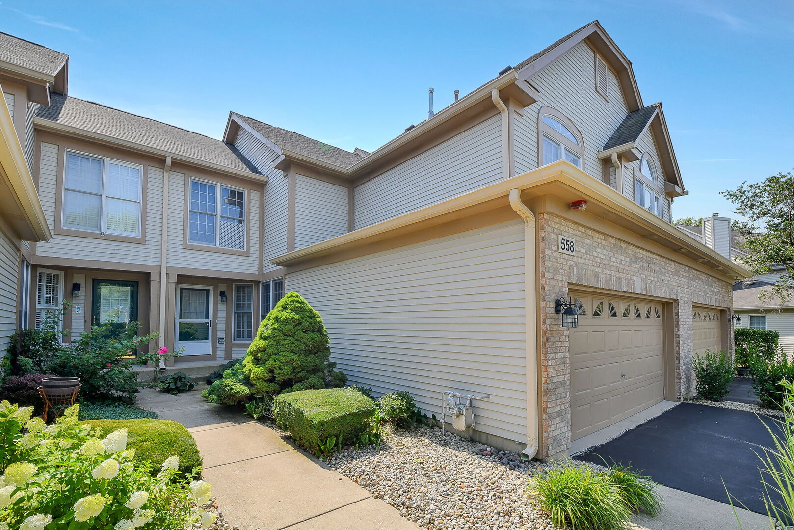 558 Harlowe Lane, Naperville, IL 60565