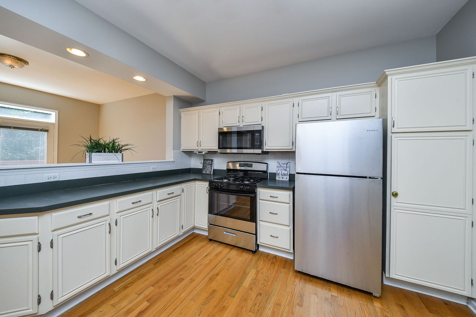 558 Harlowe Lane, Naperville, IL 60565