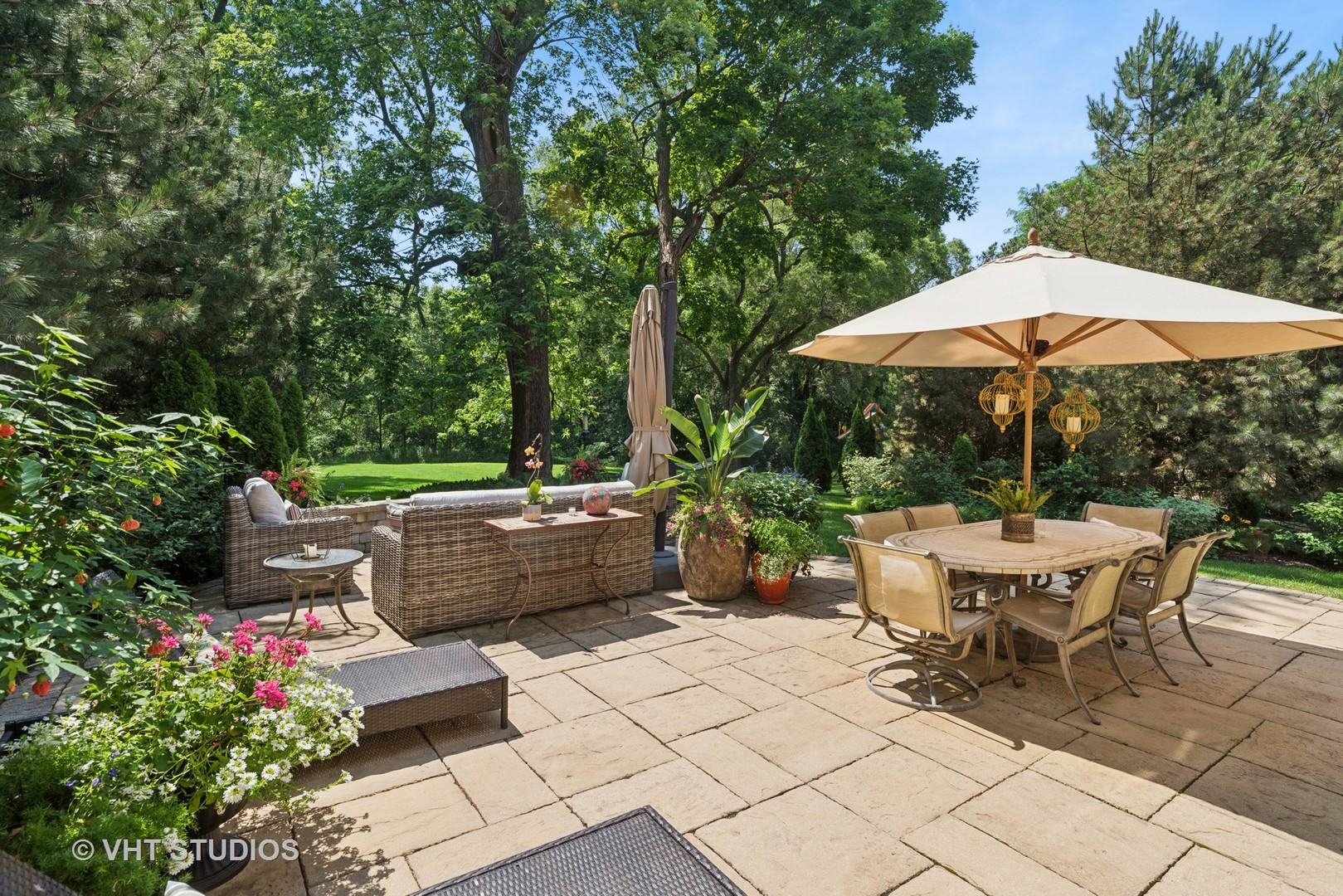 14875 Creekside Path, Green Oaks, IL 60048