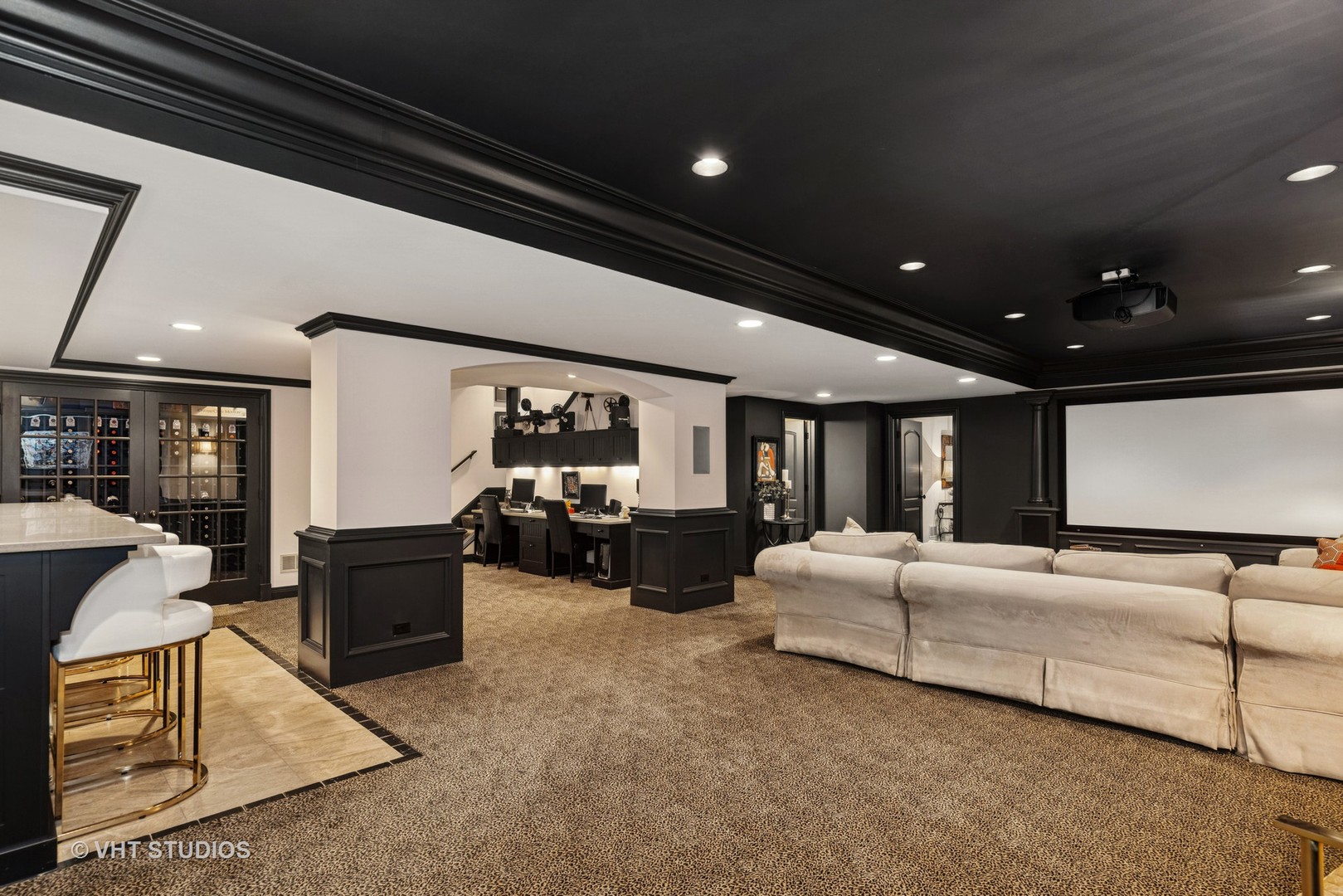 14875 Creekside Path, Green Oaks, IL 60048