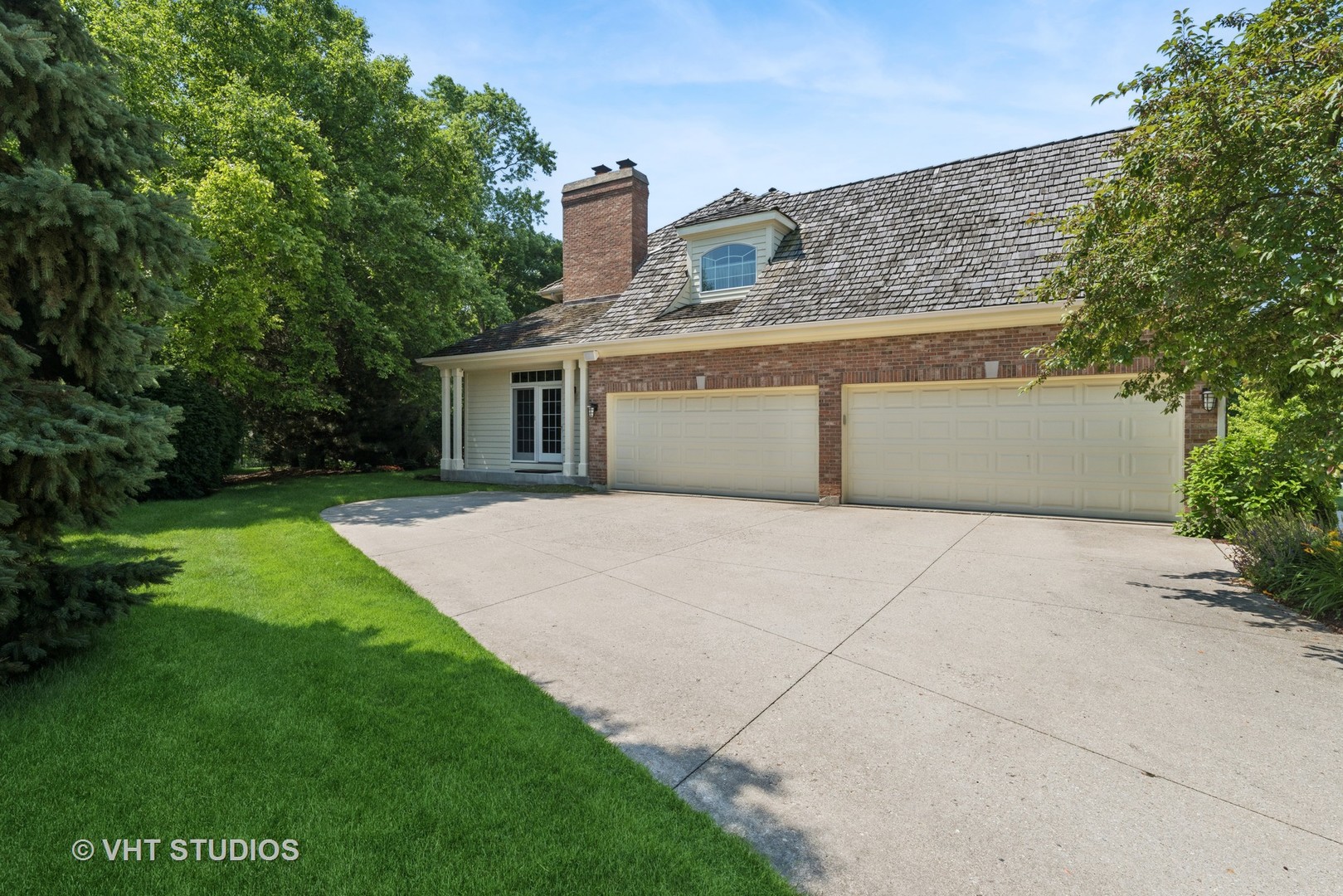 14875 Creekside Path, Green Oaks, IL 60048