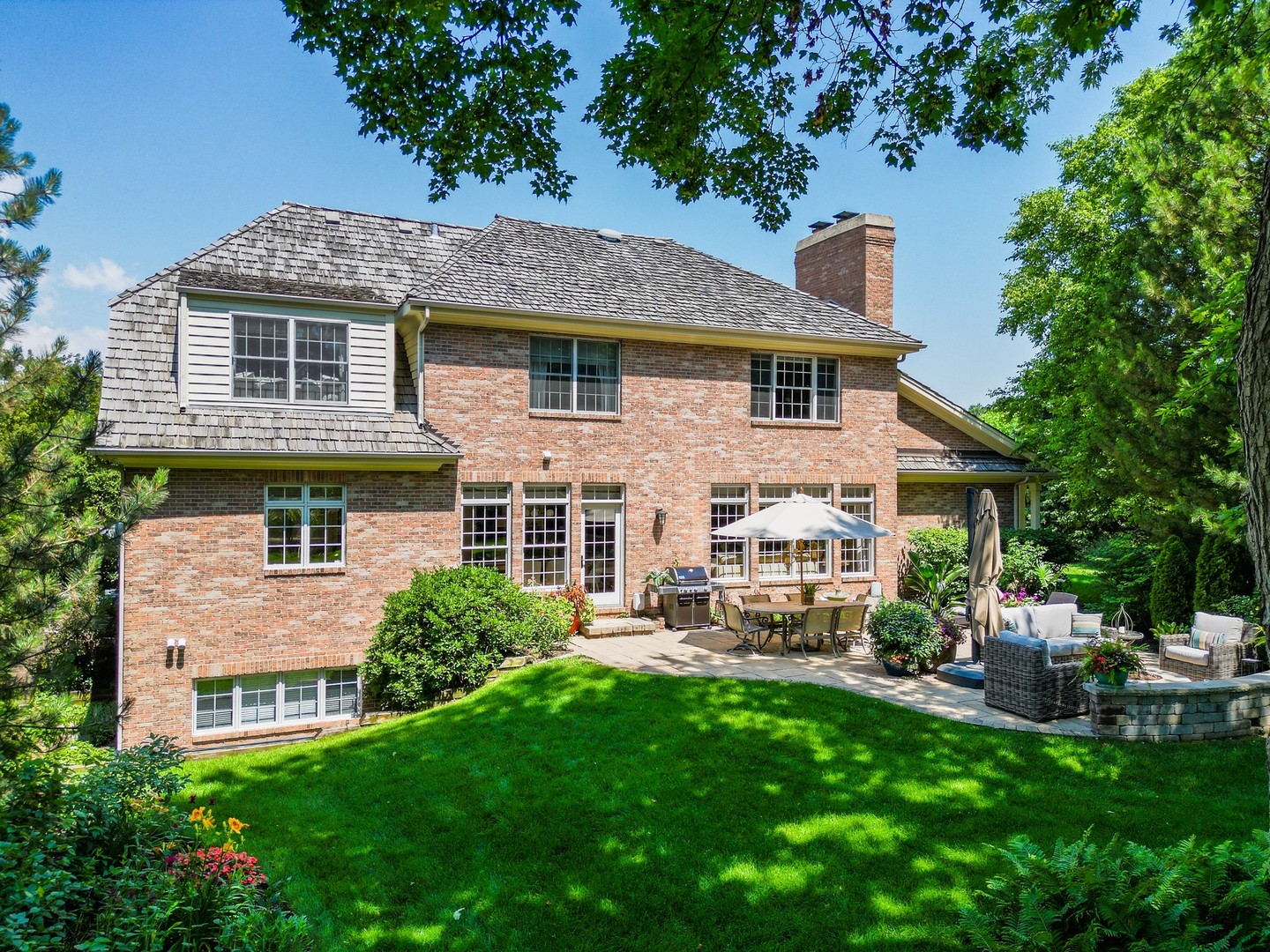 14875 Creekside Path, Green Oaks, IL 60048