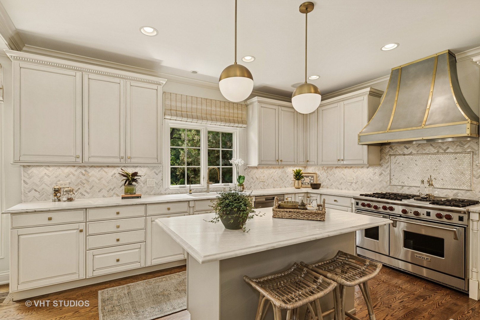 14875 Creekside Path, Green Oaks, IL 60048