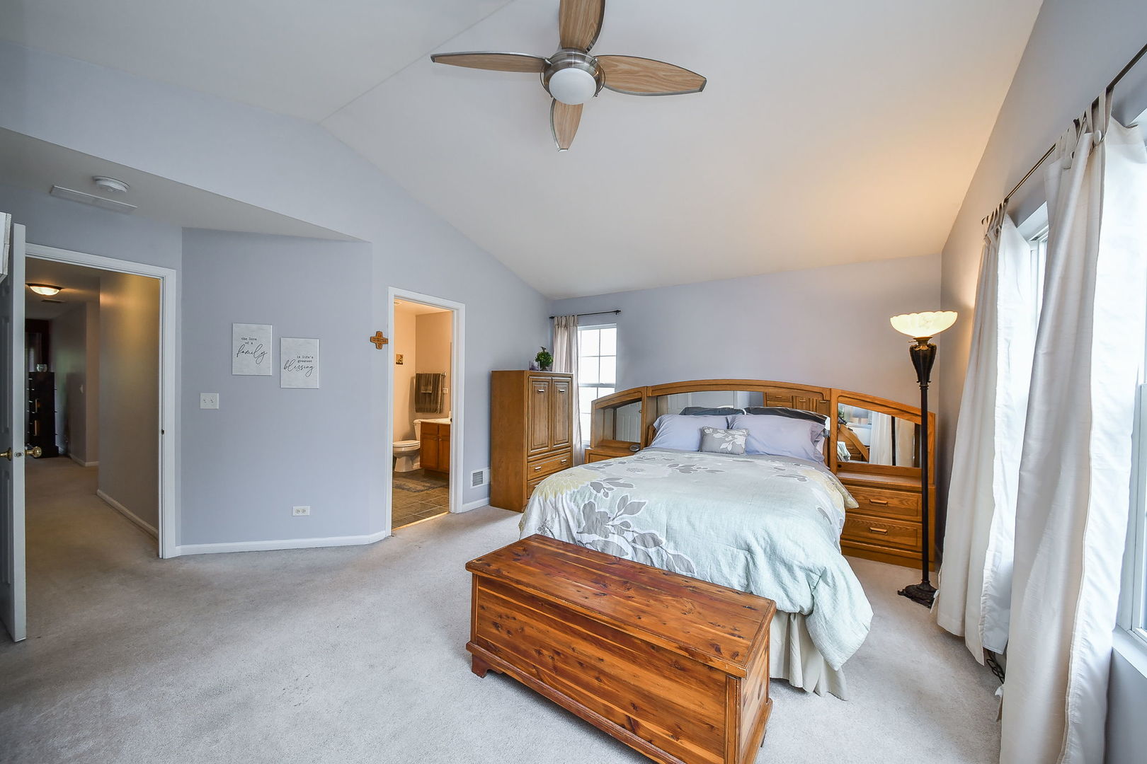 2405 Stoughton Circle, Aurora, IL 60502