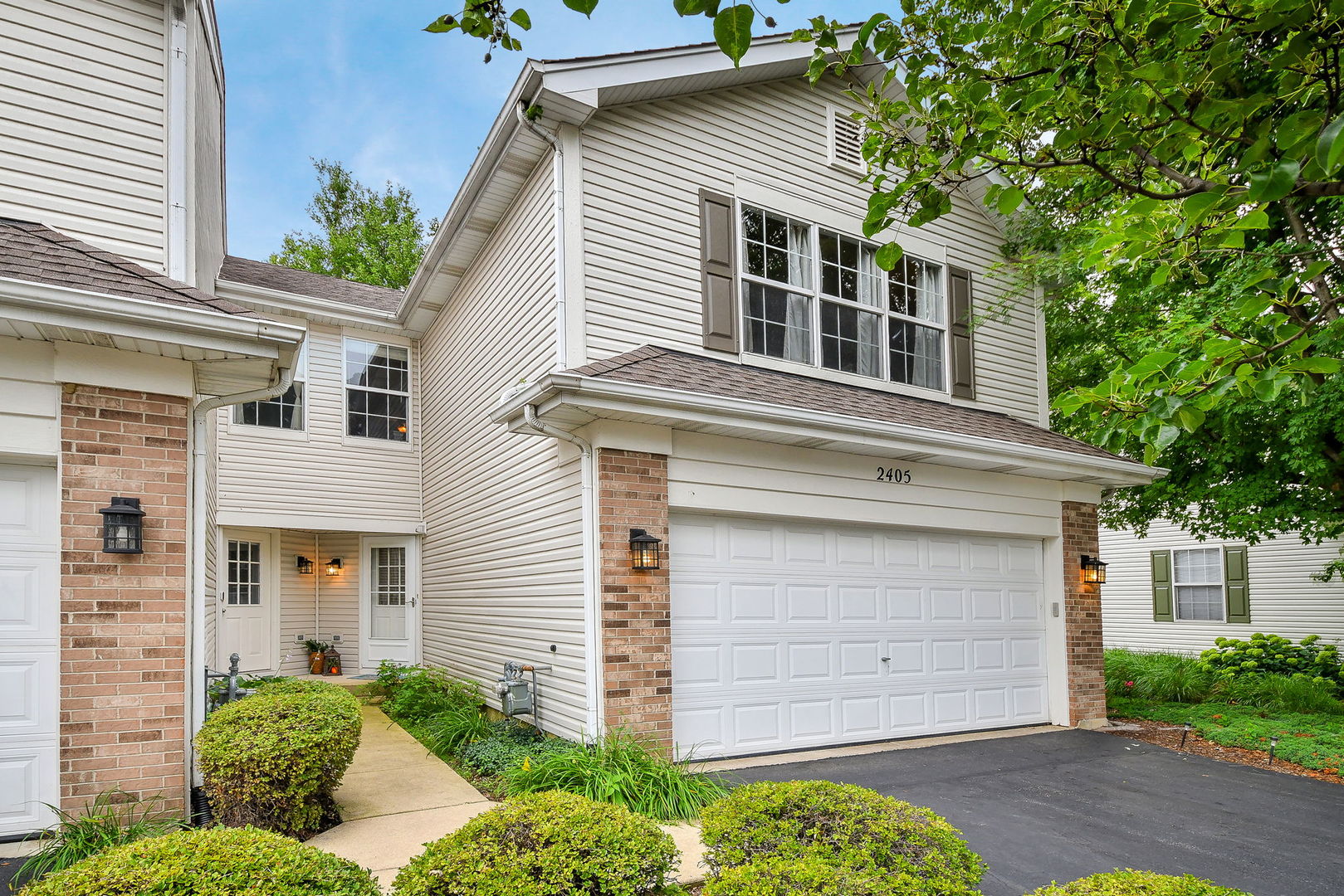 2405 Stoughton Circle, Aurora, IL 60502