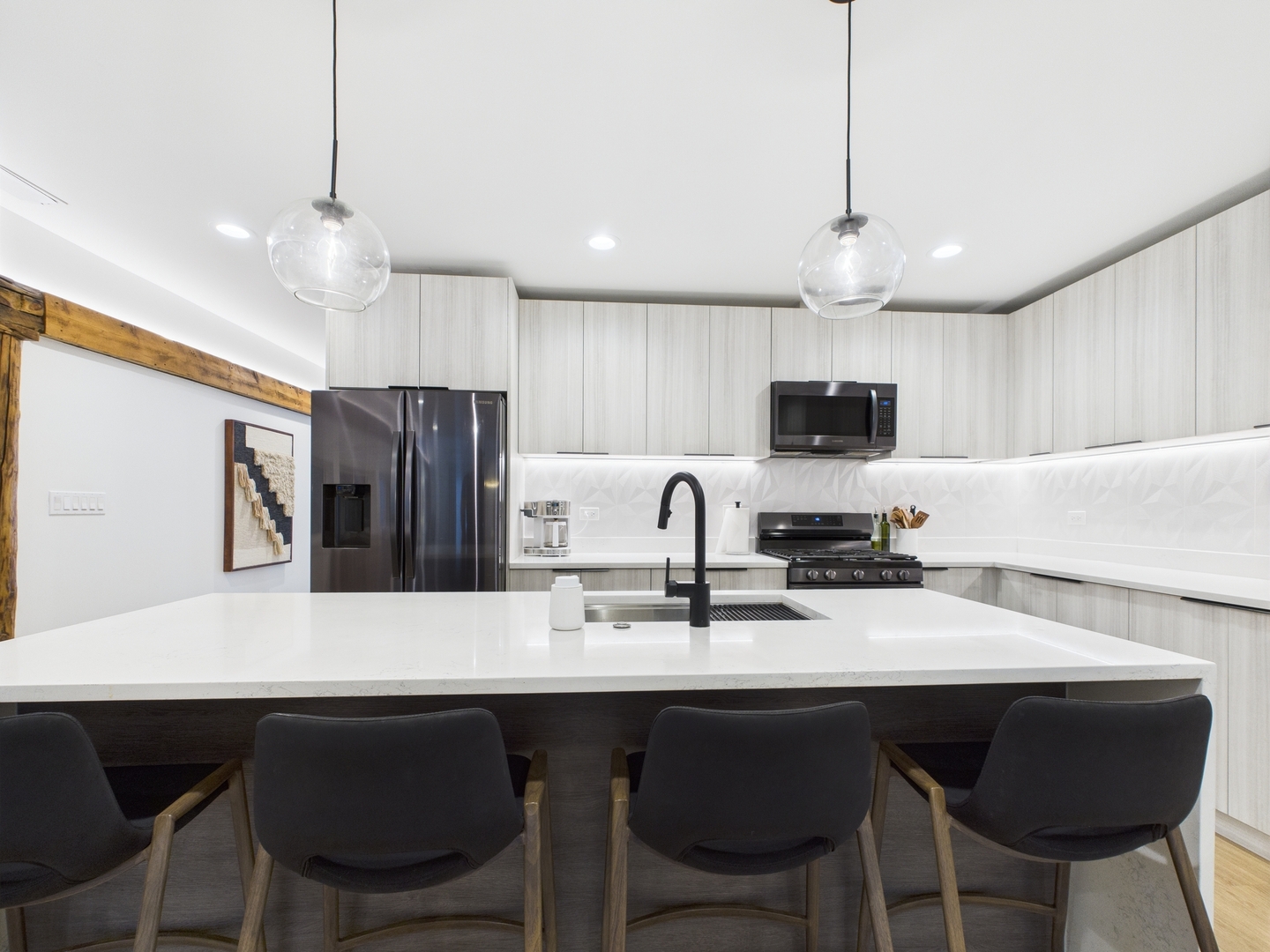 3148 S May Street, Chicago, IL 60608
