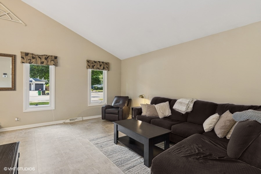 26W241 Jewell Road, Winfield, IL 60190