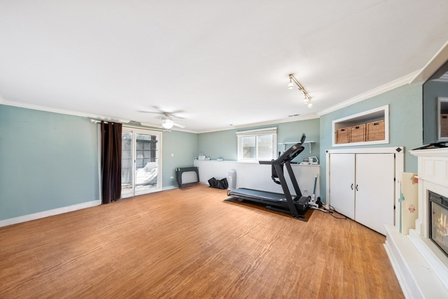 26W241 Jewell Road, Winfield, IL 60190