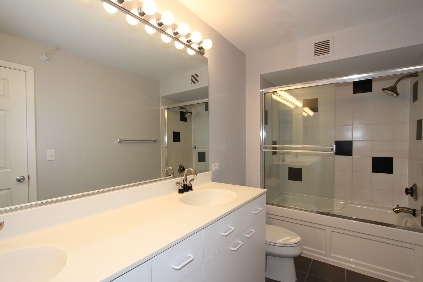 1640 Maple Avenue #804, Evanston, IL 60201