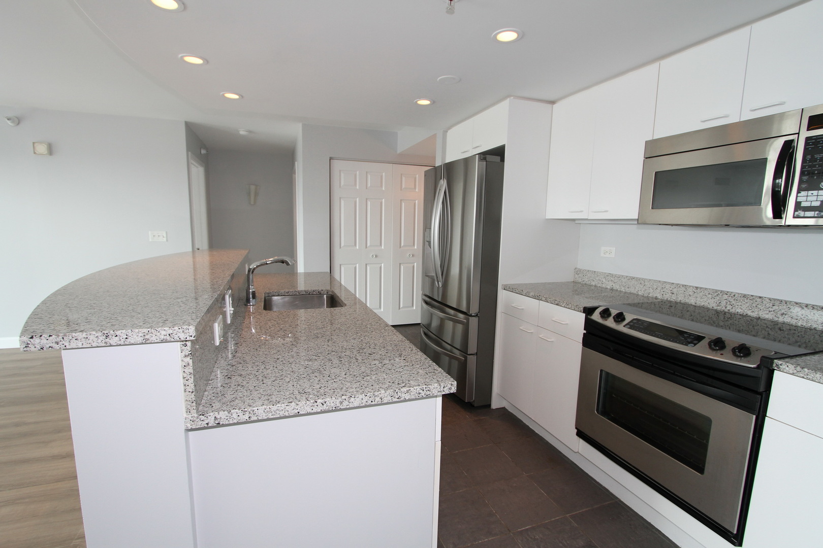 1640 Maple Avenue #804, Evanston, IL 60201