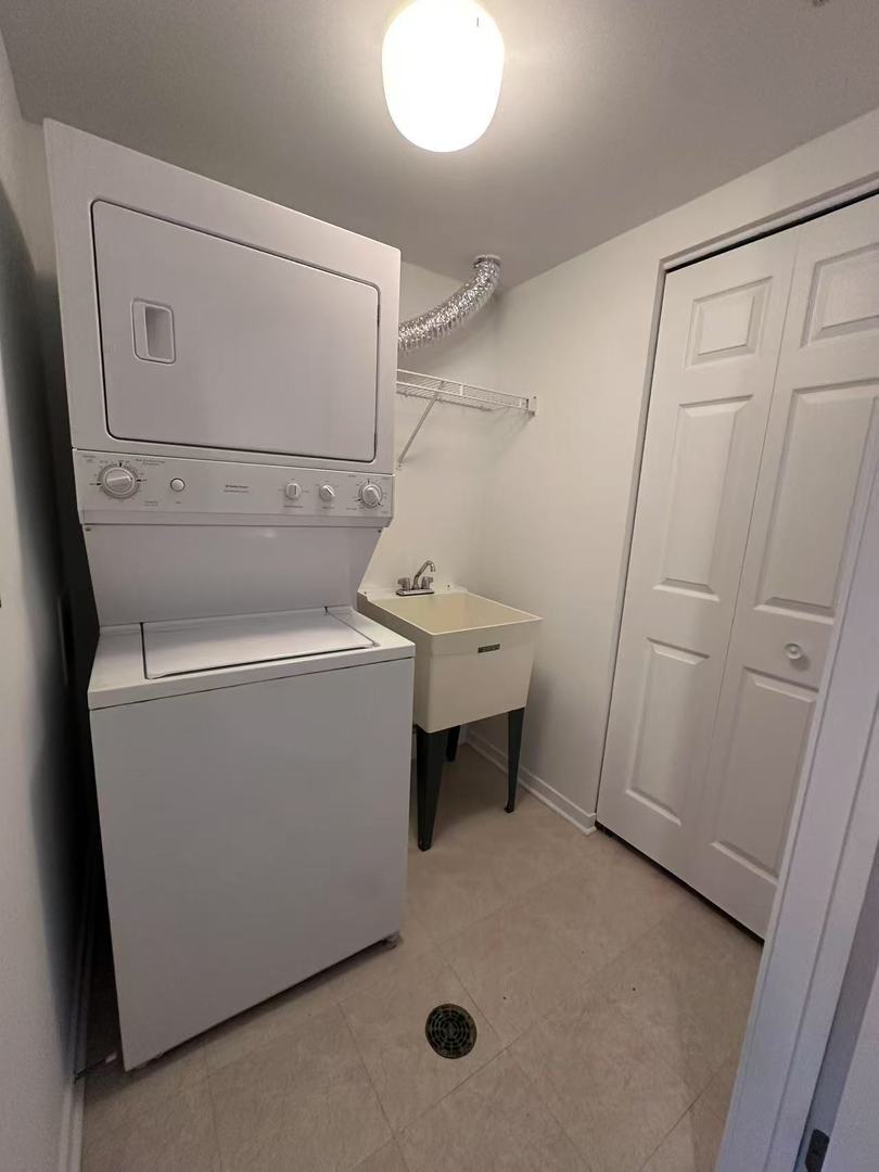 1640 Maple Avenue #804, Evanston, IL 60201