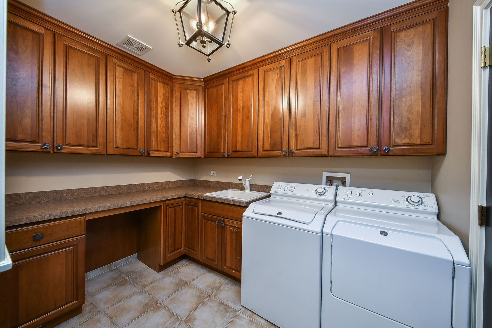 34W791 Army Trail Road, Wayne, IL 60184