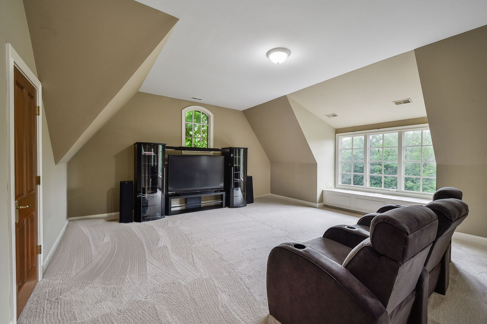 34W791 Army Trail Road, Wayne, IL 60184