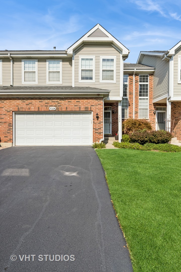 7324 Chestnut Hills Drive, Burr Ridge, IL 60527