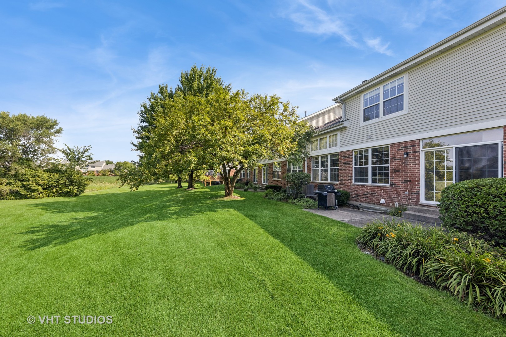 7324 Chestnut Hills Drive, Burr Ridge, IL 60527