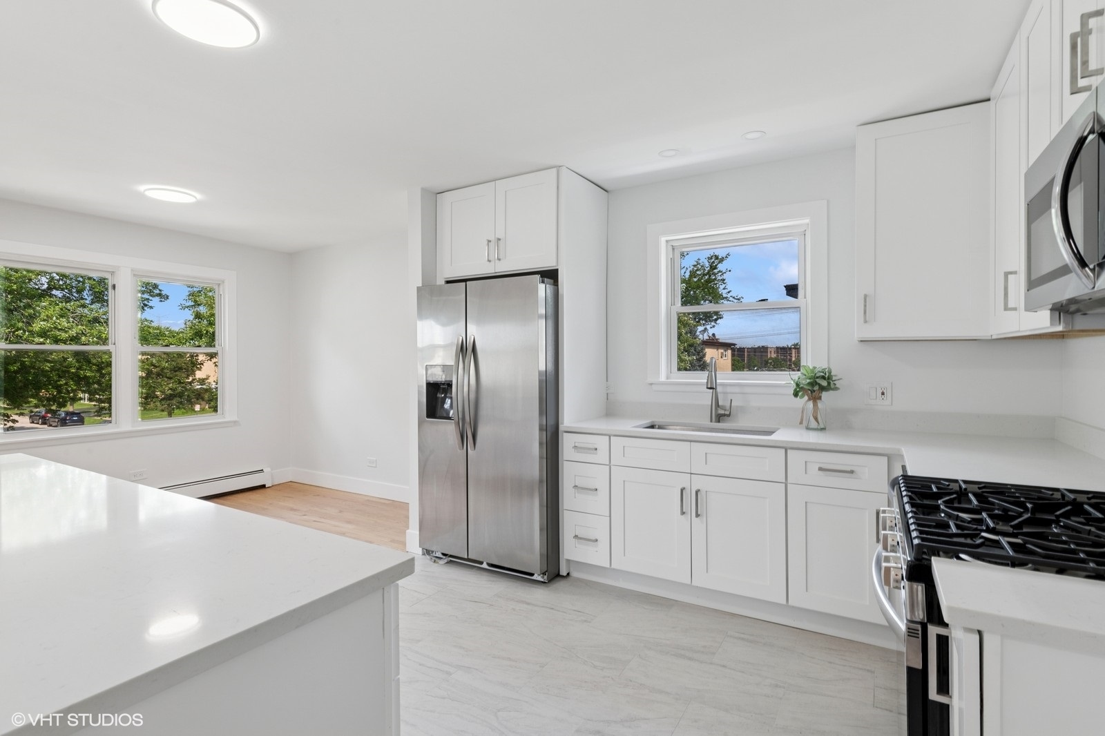 512 W Ida Court #2, Mount Prospect, IL 60056
