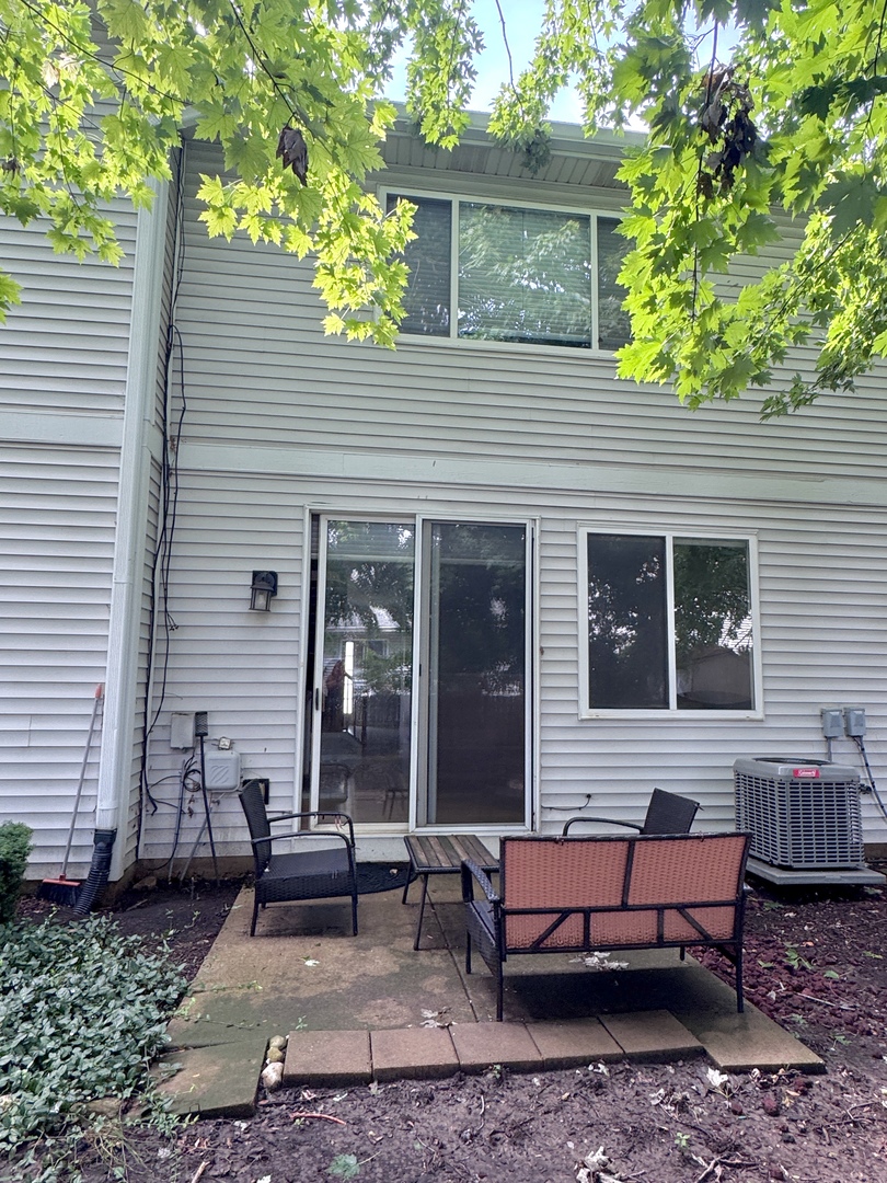 2130 Fulham Drive, Naperville, IL 60564
