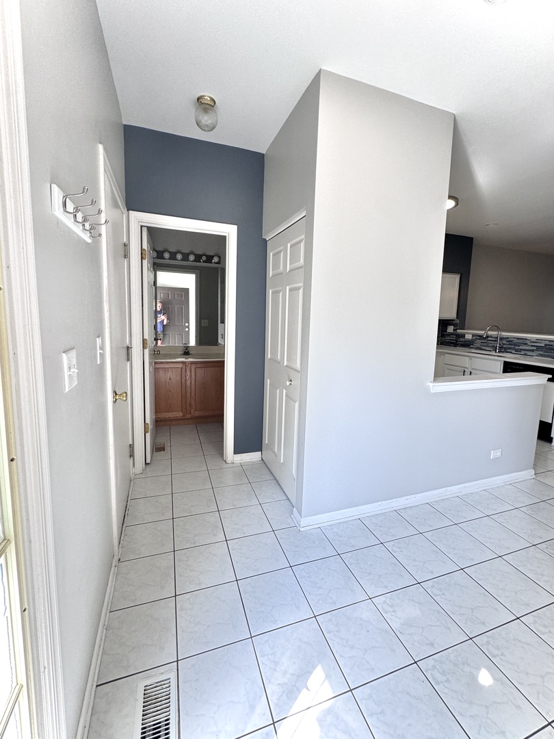 2130 Fulham Drive, Naperville, IL 60564