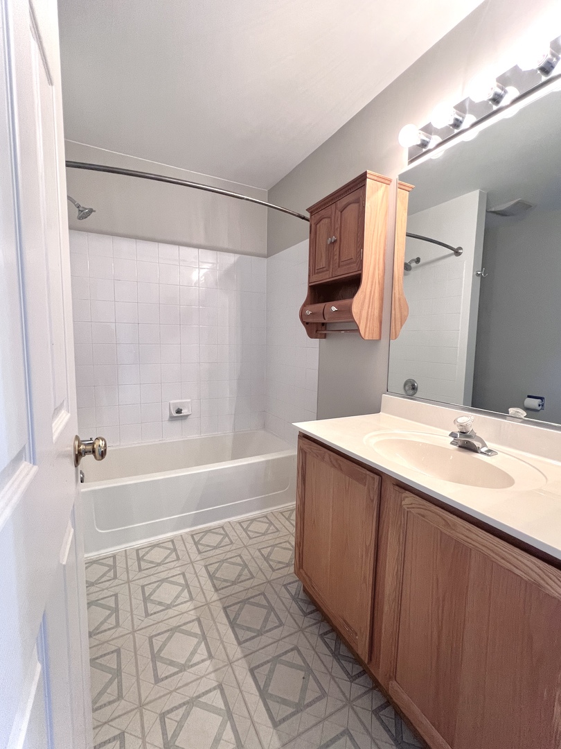2130 Fulham Drive, Naperville, IL 60564