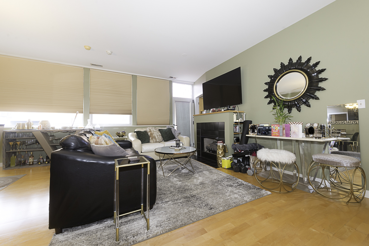 1621 S Halsted Street #405, Chicago, IL 60608