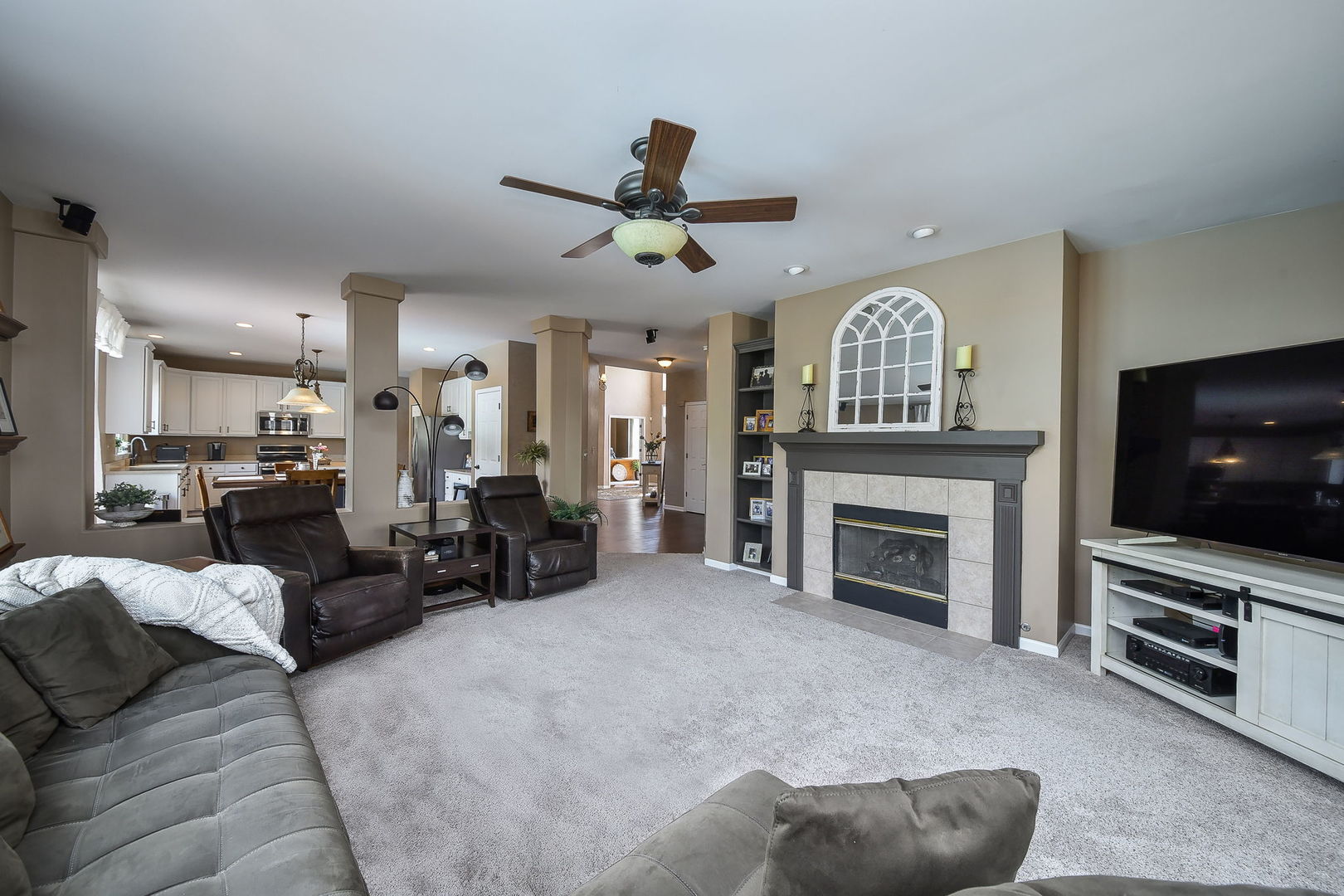 2925 Andrus Drive, West Chicago, IL 60185