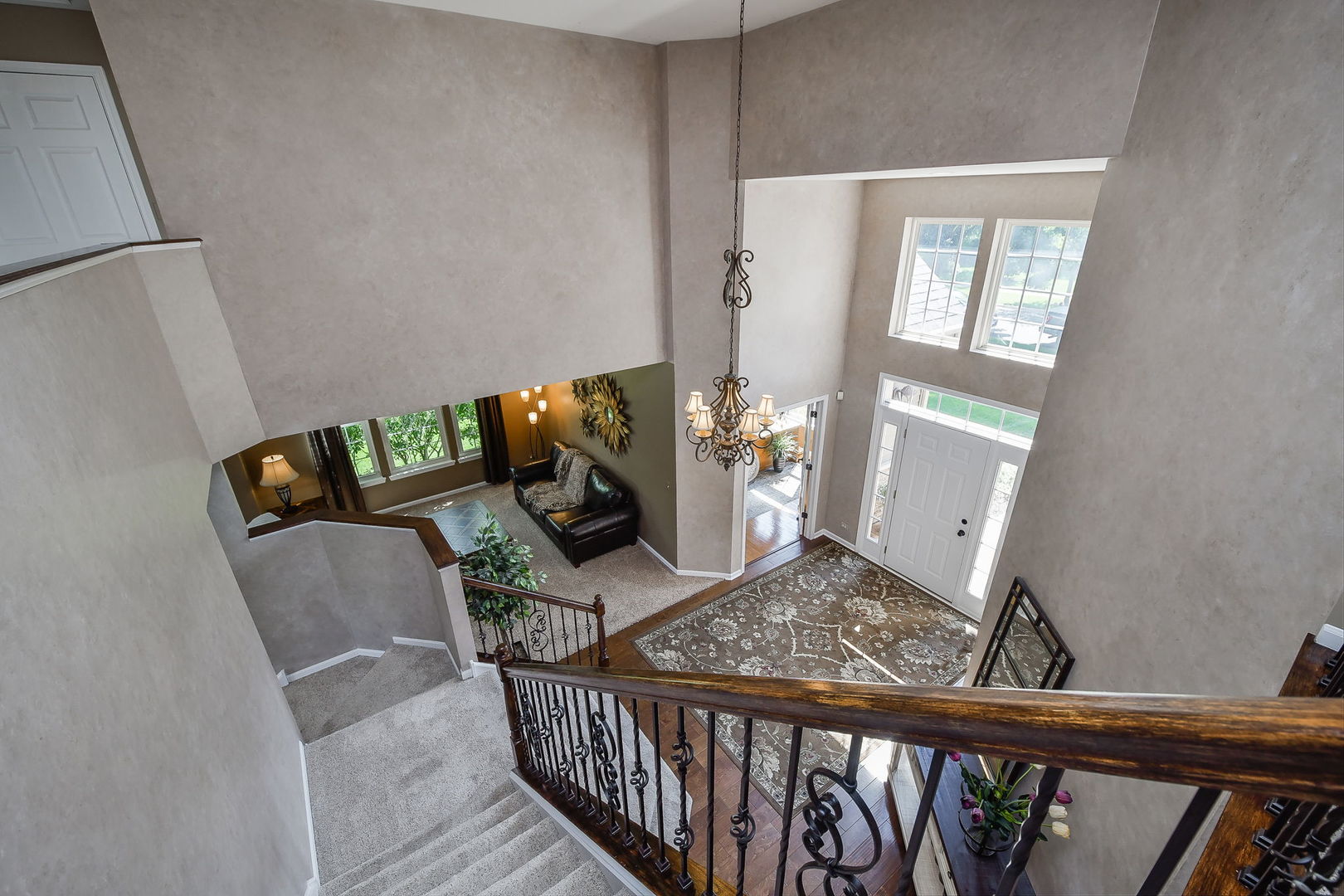 2925 Andrus Drive, West Chicago, IL 60185