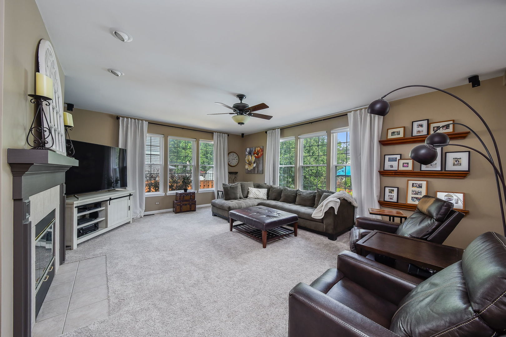 2925 Andrus Drive, West Chicago, IL 60185