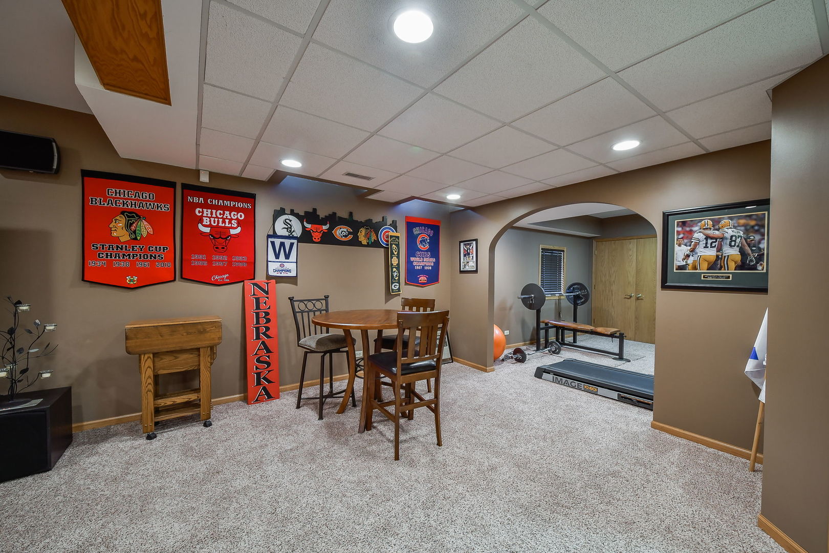 2925 Andrus Drive, West Chicago, IL 60185