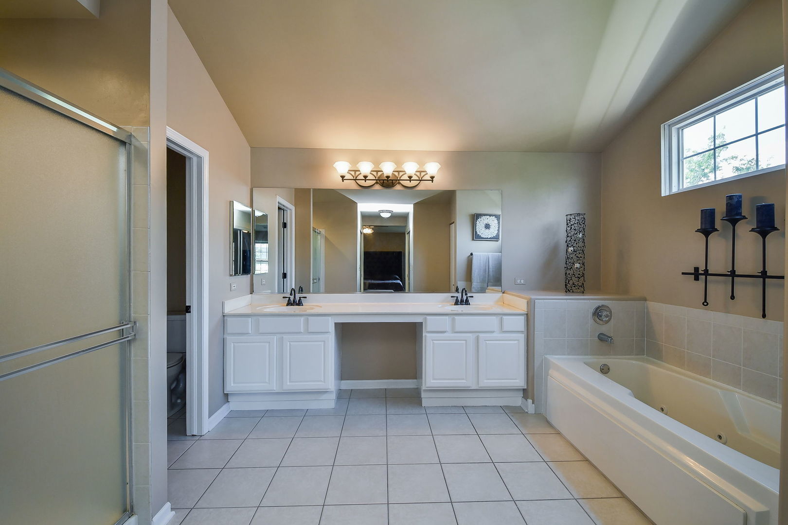 2925 Andrus Drive, West Chicago, IL 60185