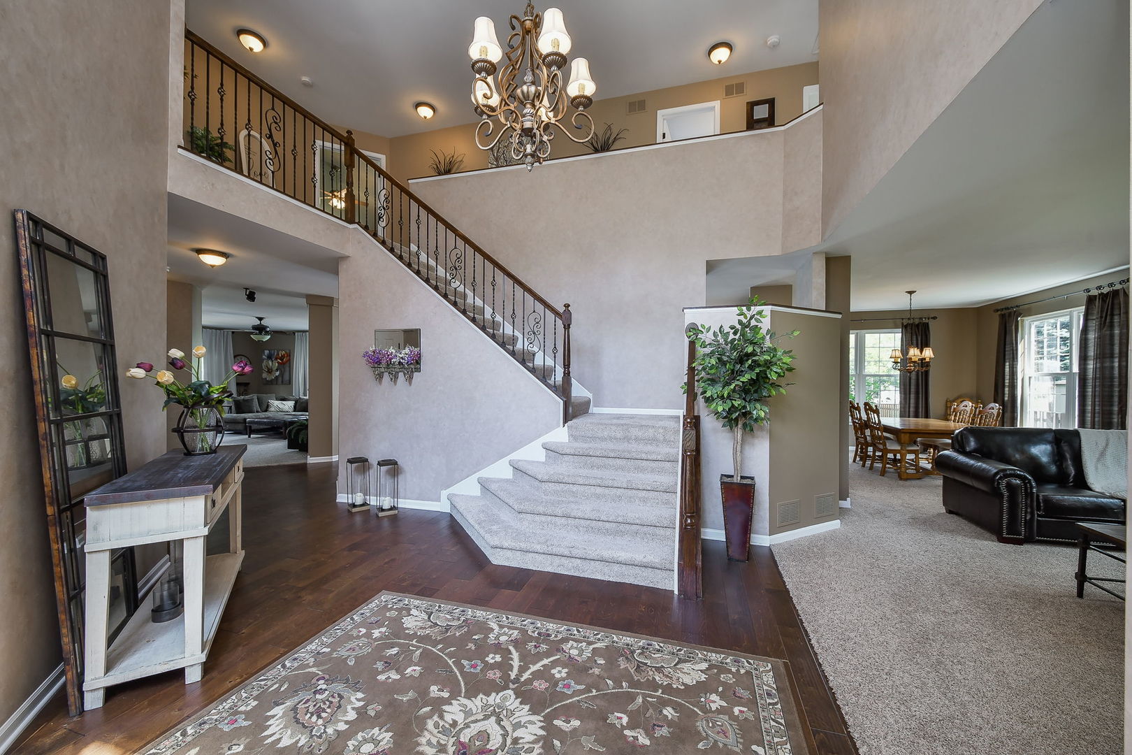 2925 Andrus Drive, West Chicago, IL 60185