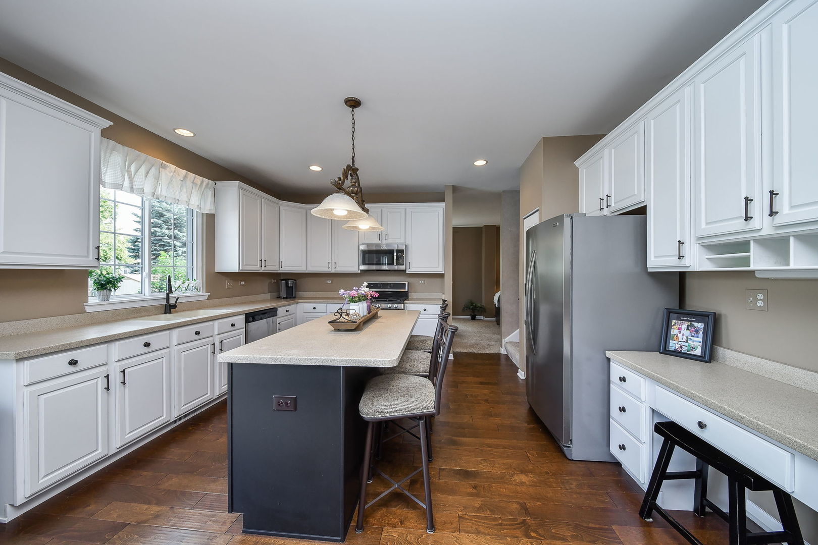 2925 Andrus Drive, West Chicago, IL 60185