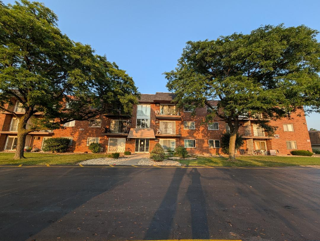 11245 S Harlem Avenue #C10, Worth, IL 60482
