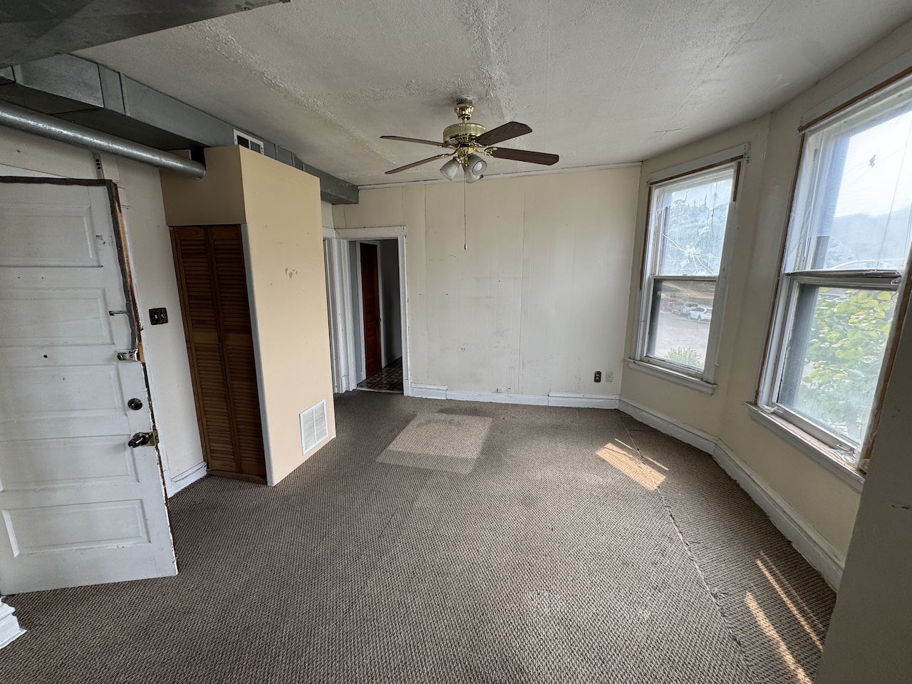 3801 N Albany Avenue, Chicago, IL 60618